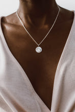 Load image into Gallery viewer, Melt moon necklace