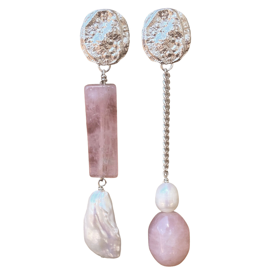 Asymmetric quartz pearl earrings