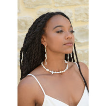 Load image into Gallery viewer, Chain logo earrings