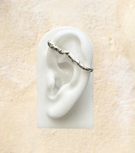 Load image into Gallery viewer, Wave melt ear cuff
