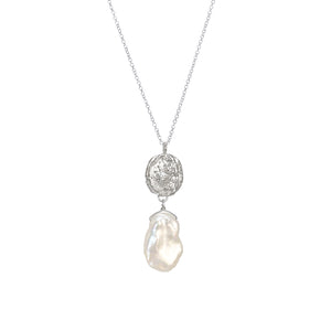 Moon pearl necklace