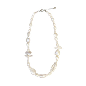 Party pearl necklace