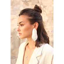 Load image into Gallery viewer, Sculpted shell drop earrings
